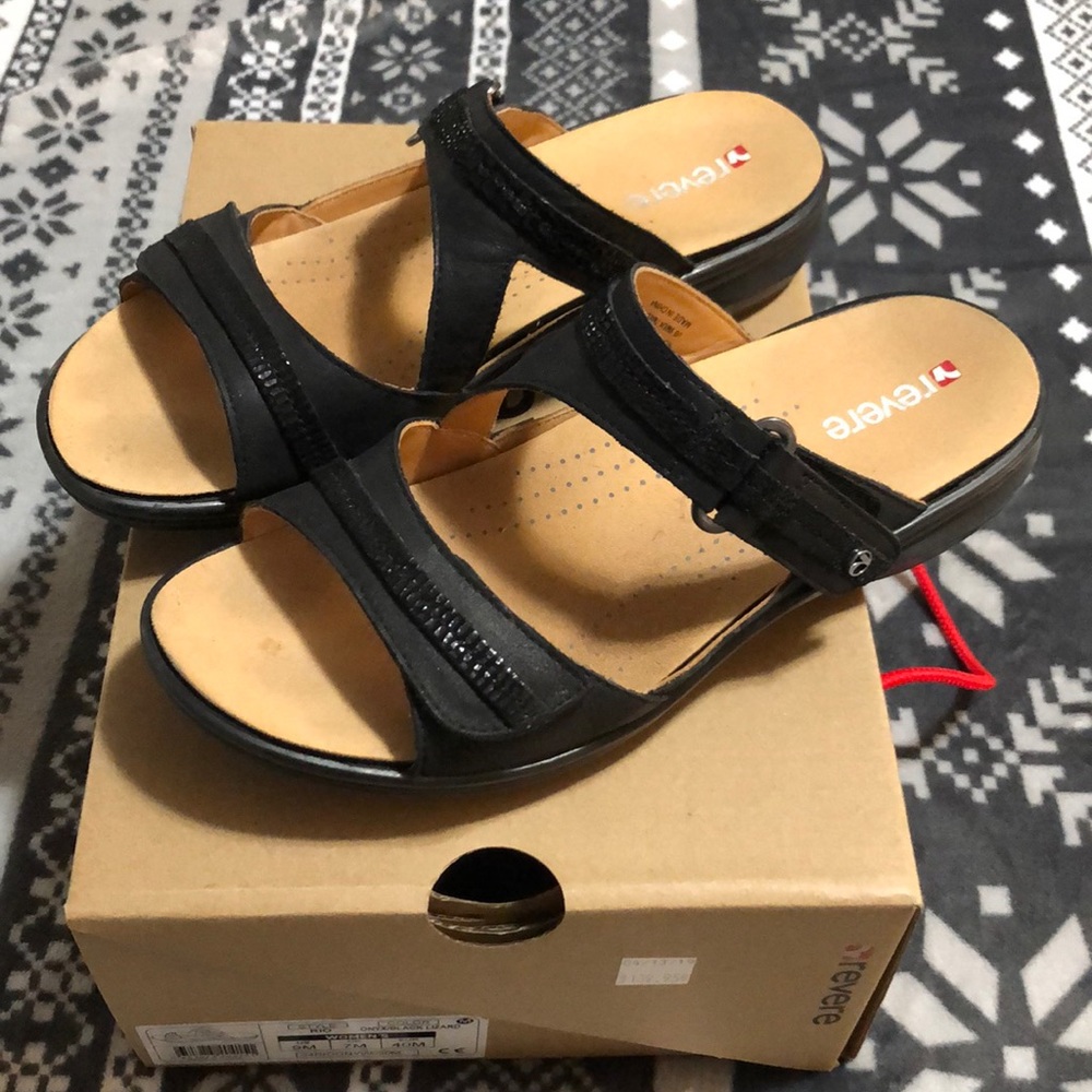 Revere Rio slide sandals in onyx/black lizard 9M